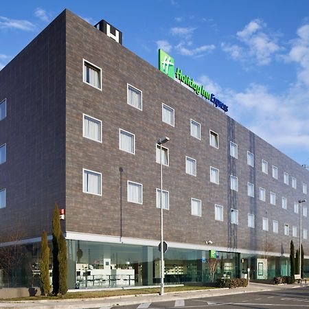 Holiday Inn Express Pamplona Mutilva Baja Exterior foto