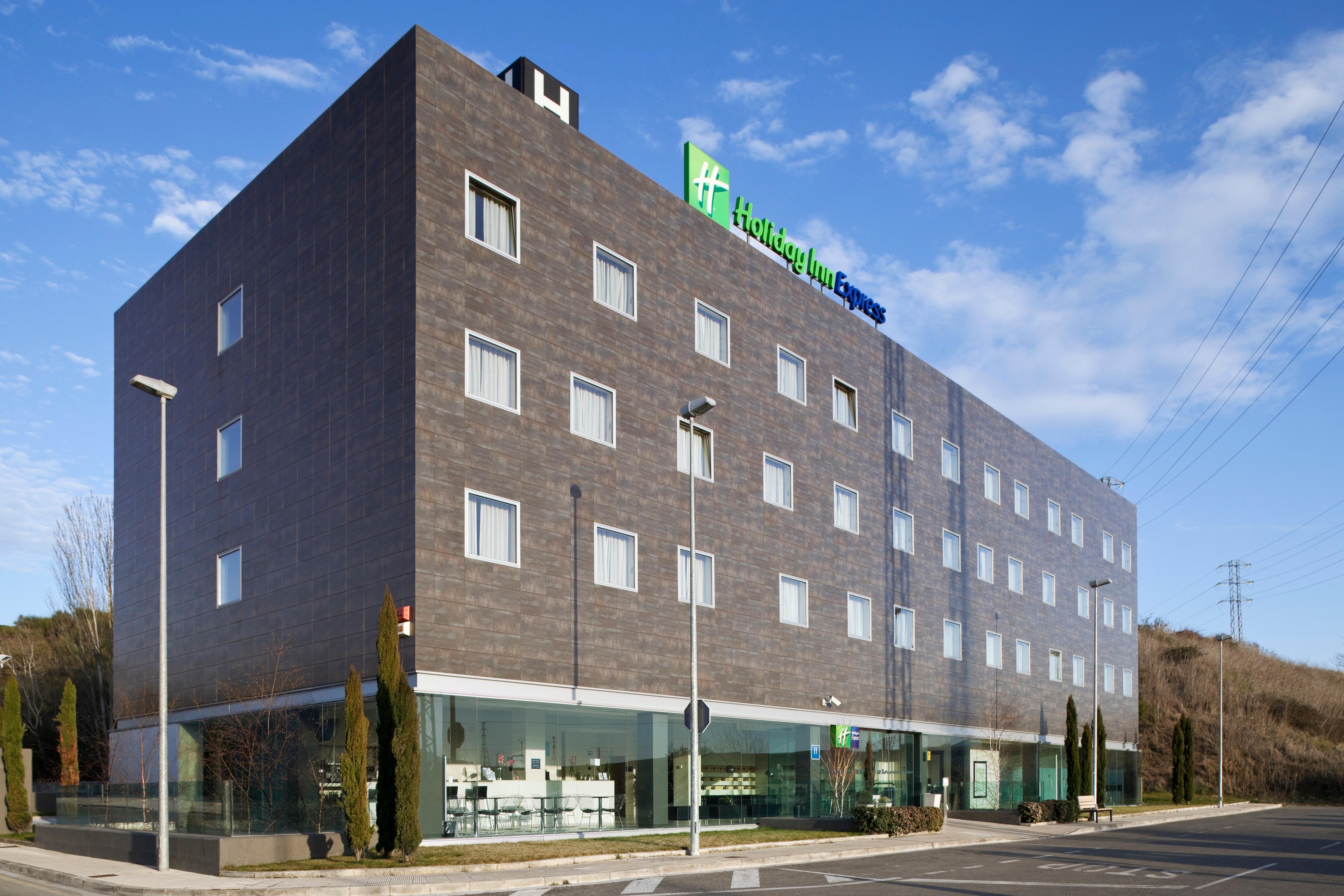 Holiday Inn Express Pamplona Mutilva Baja Exterior foto